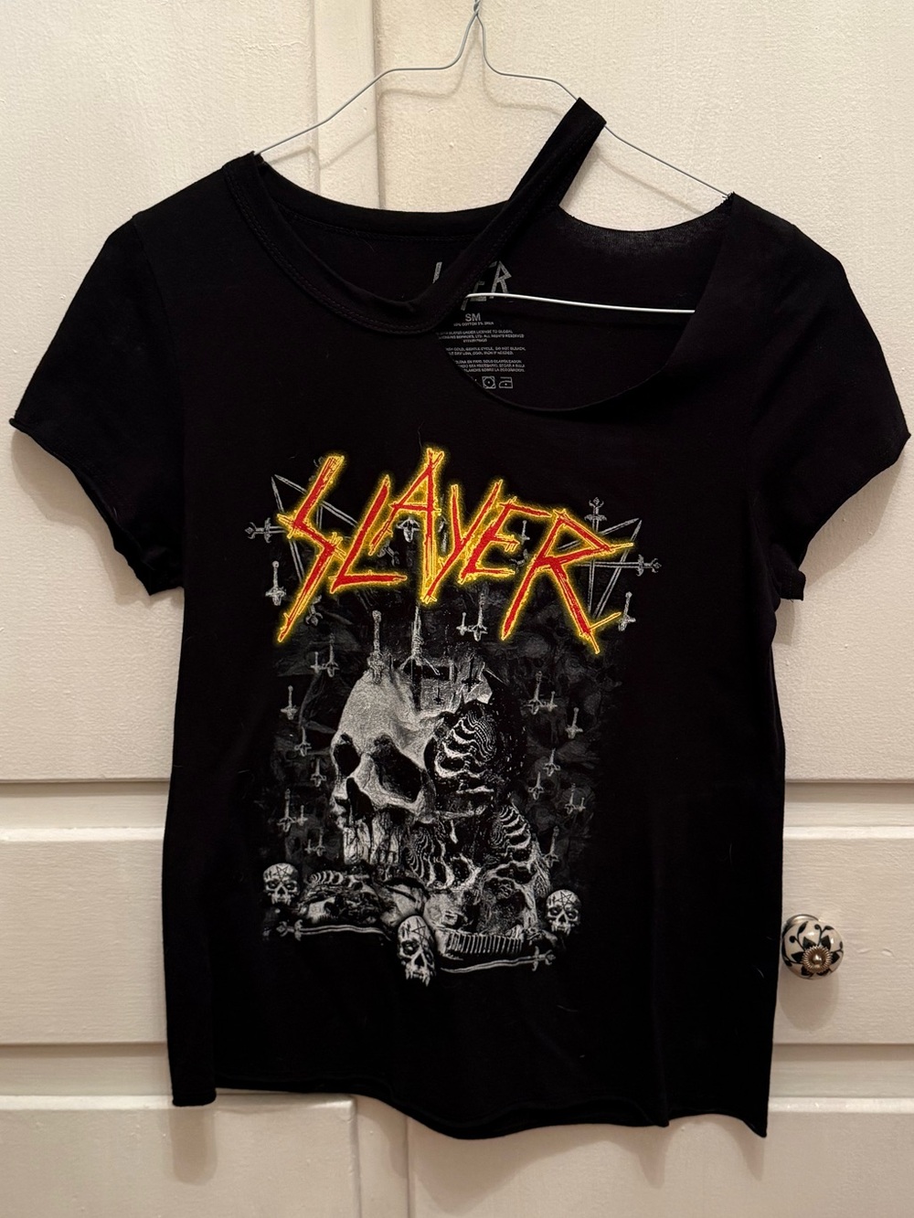 Slayer Skull Short Sleeve Tee With Cutout Shoulder Women Small